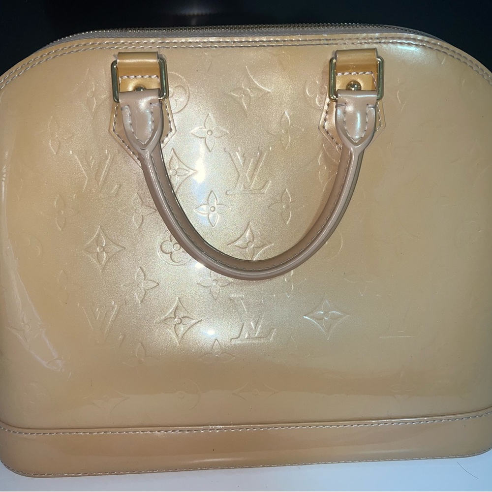 Louis Vuitton alma pm bag